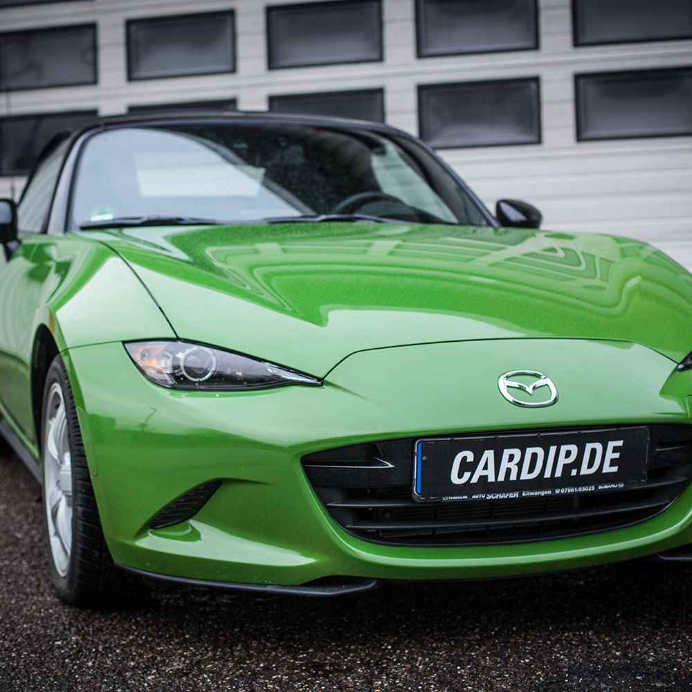 Mazda MX-5 komplett gedippt mit CARDIP® Sprühfolie in Grün Glanz