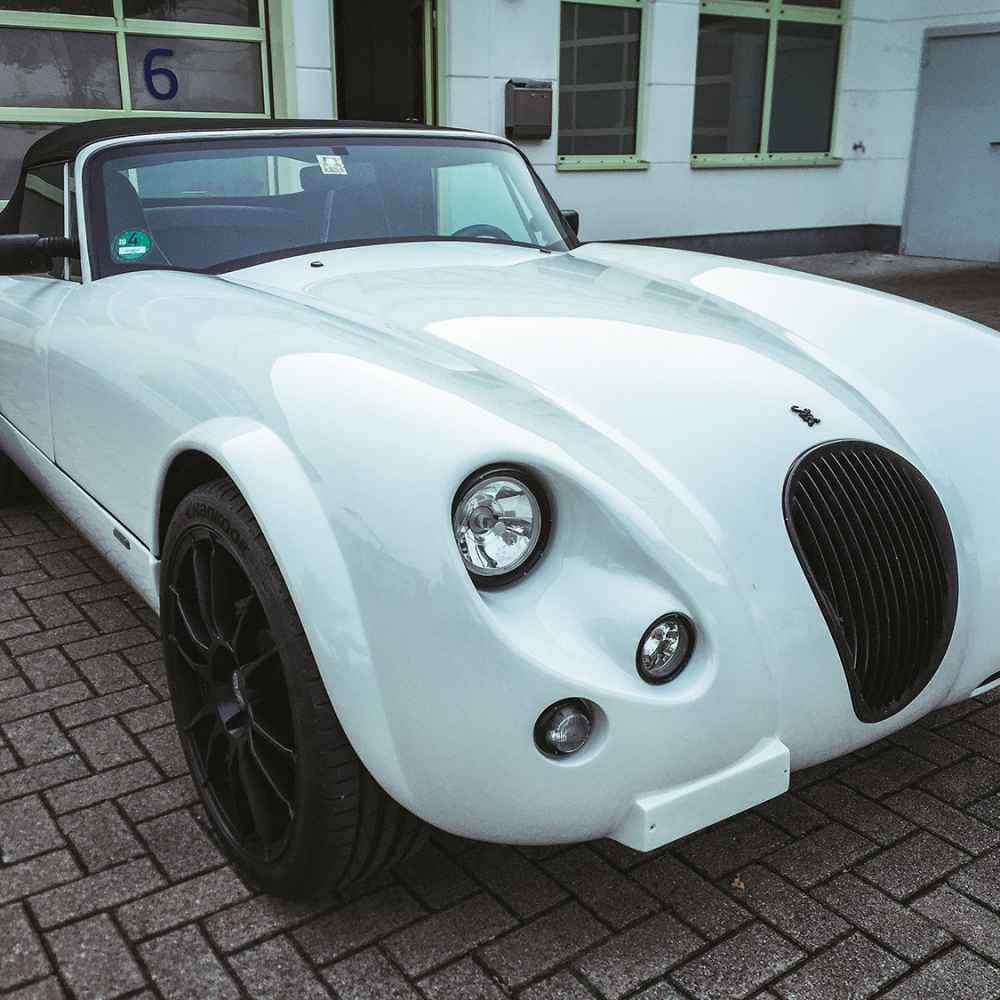 Wiesmann MF3 komplett gedippt mit CARDIP® Sprühfolie in Alpinweiss Glanz