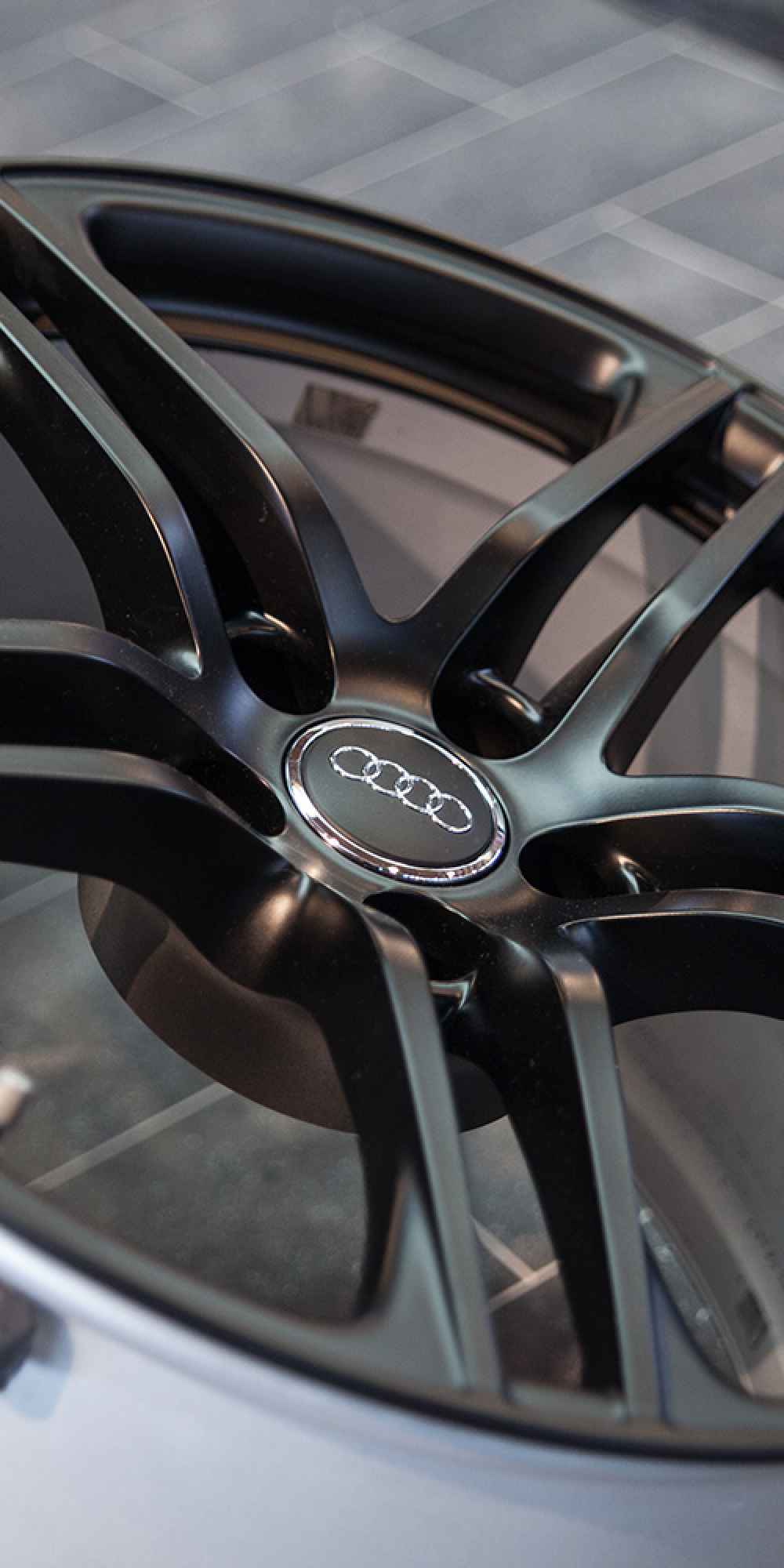 Felge gedippt mit CARDIP® Sprühfolie in Schwarz Matt