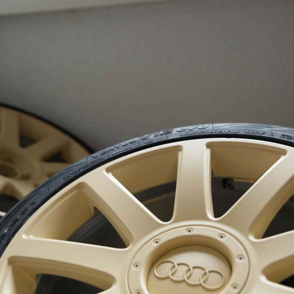 Felge gedippt mit CARDIP® Sprühfolie in Beige Matt