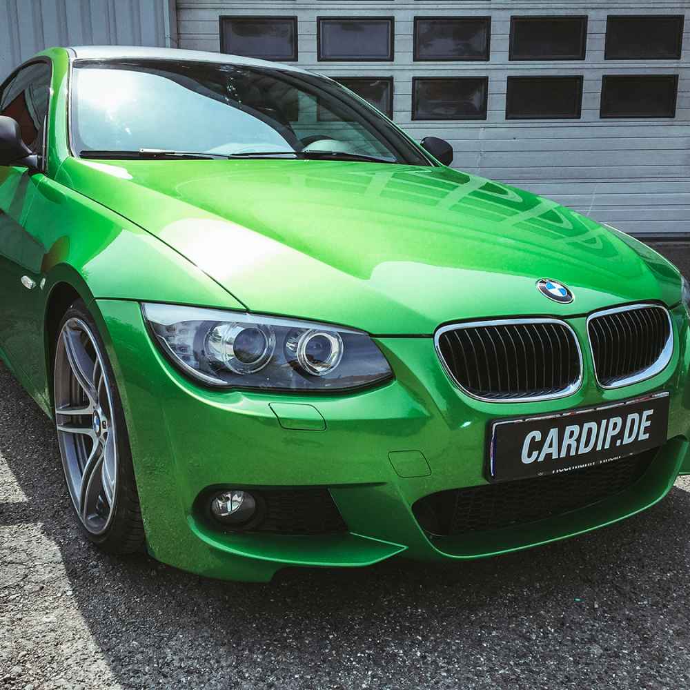 BMW 3er komplett gedippt mit CARDIP® Sprühfolie in Javagrün Metallic Hochglanz