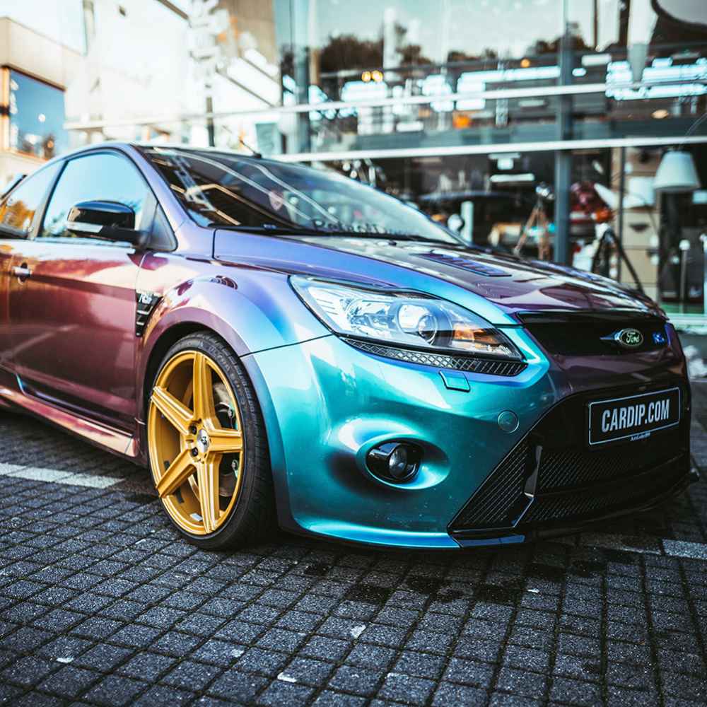 Ford Focus RS gedippt in Colorshift Triton