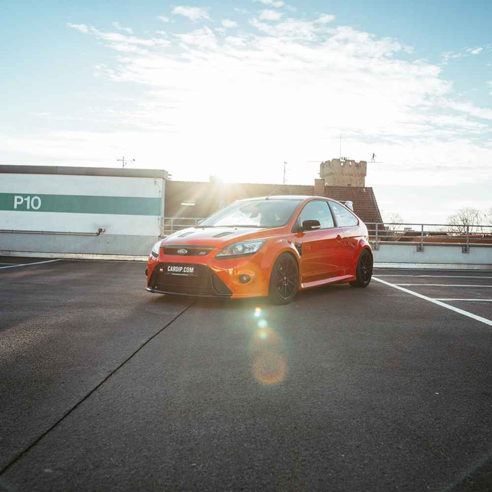 Ford Focus RS gedippt in Porsche Indischrot