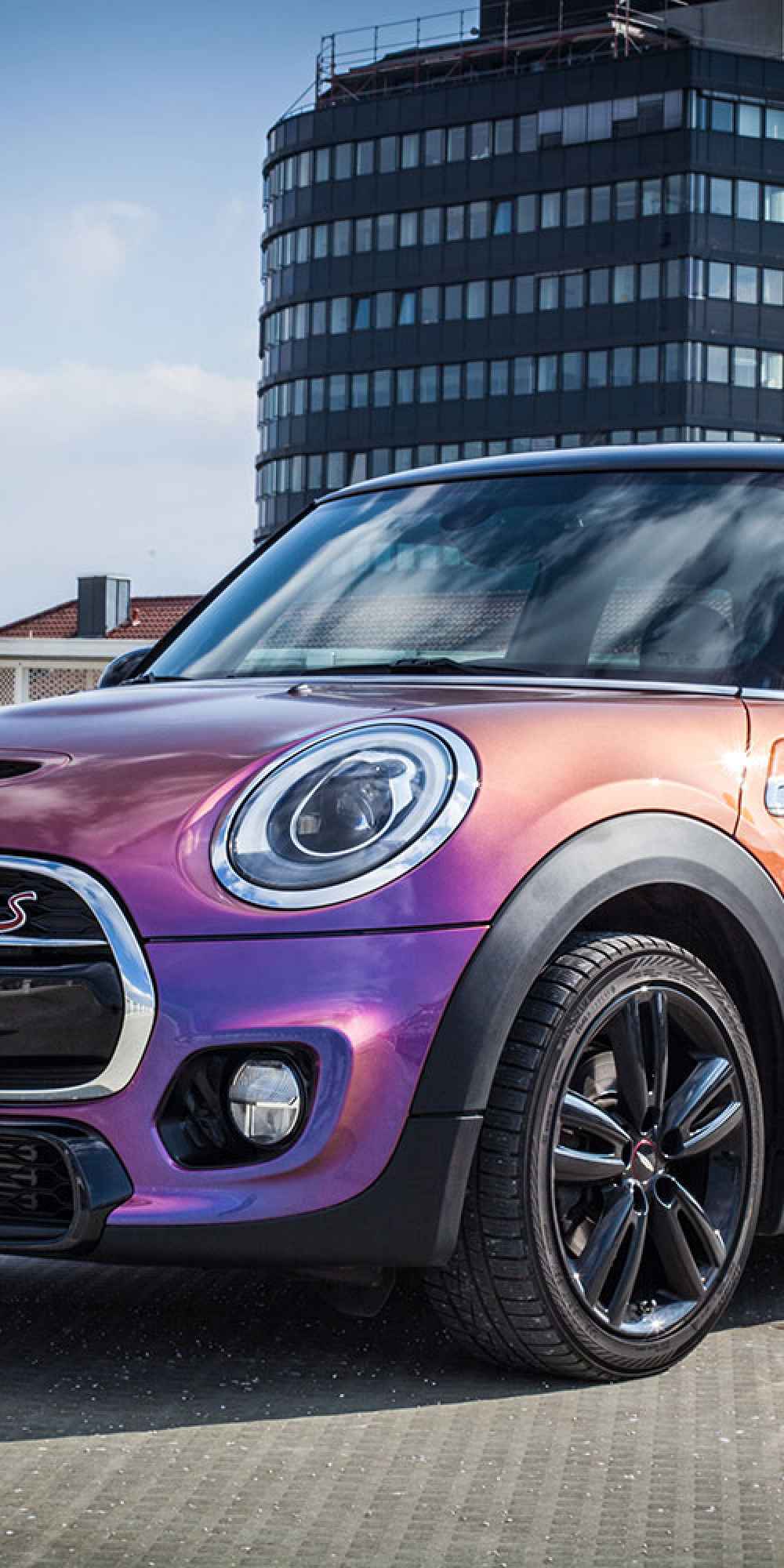 MINI Cooper JCW komplett gedippt mit CARDIP® Sprühfolie in Colorshift Glanz