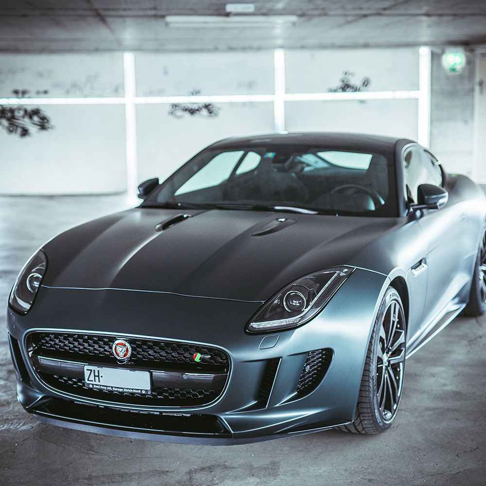 Jaguar F-Type R komplett gedippt mit CARDIP® Sprühfolie in Grün Matt